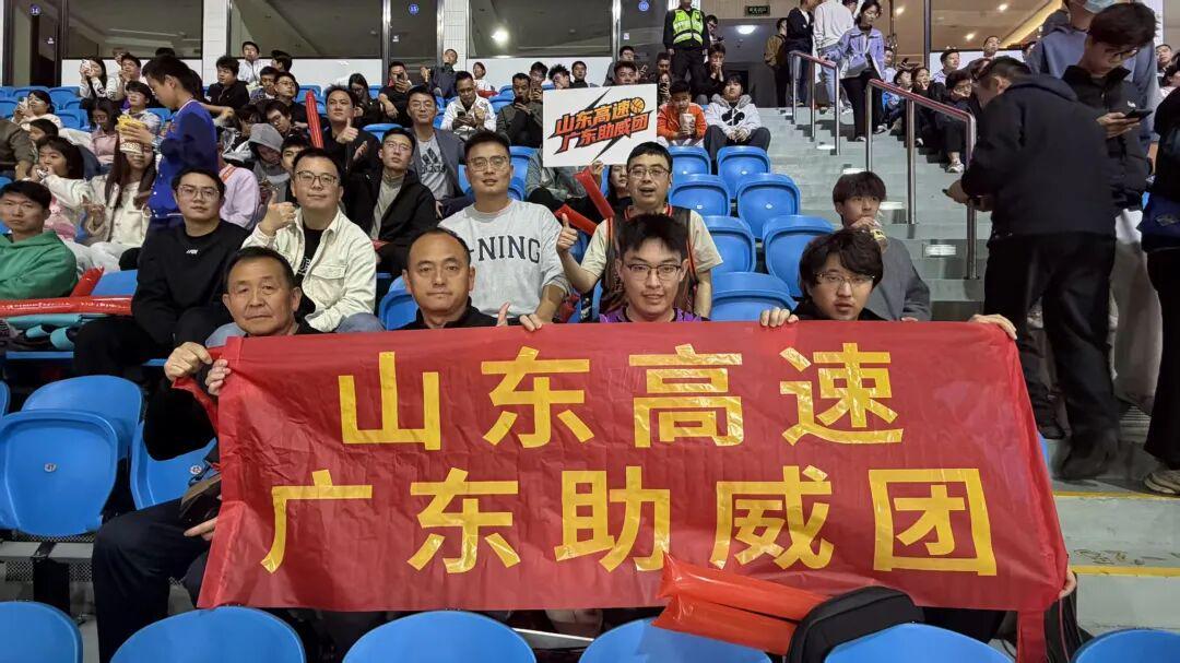 九游官网-郭艾伦伤退！山东高速男篮客场85-93不敌广州龙狮